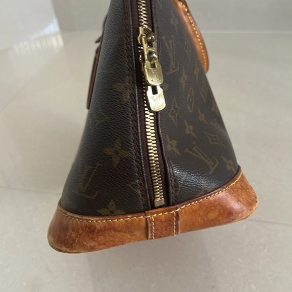 Authentic Louis Vuitton Alma Monogram in Natural - Picture 8 of 17